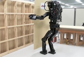 Японцы создали гуманоидного робота-строителя