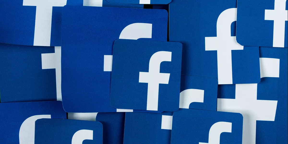 Facebook проводит тест рекламы нескольких брендов в одном блоке