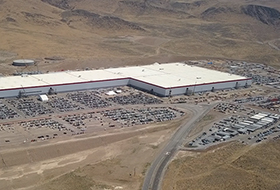 Tesla строит самый большой завод в мире