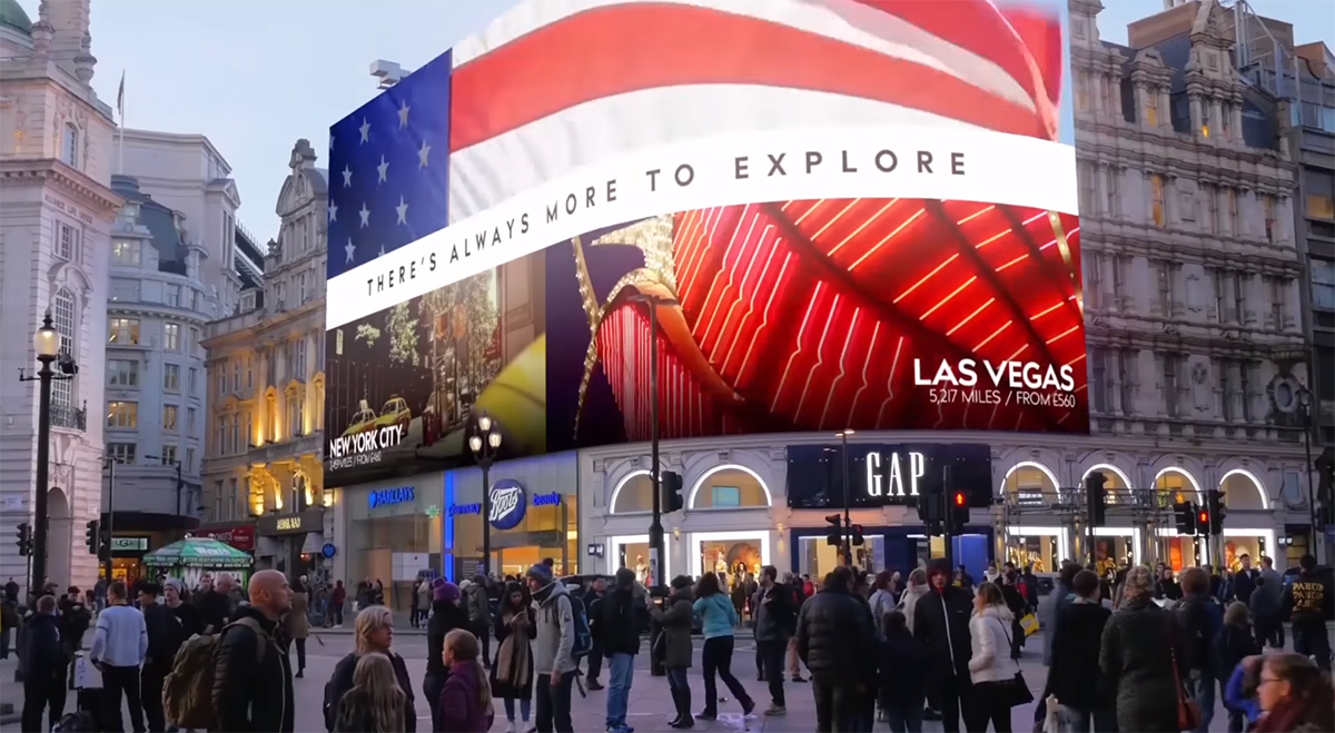 Гигантский рекламный щит на Piccadilly Circus в Лондоне