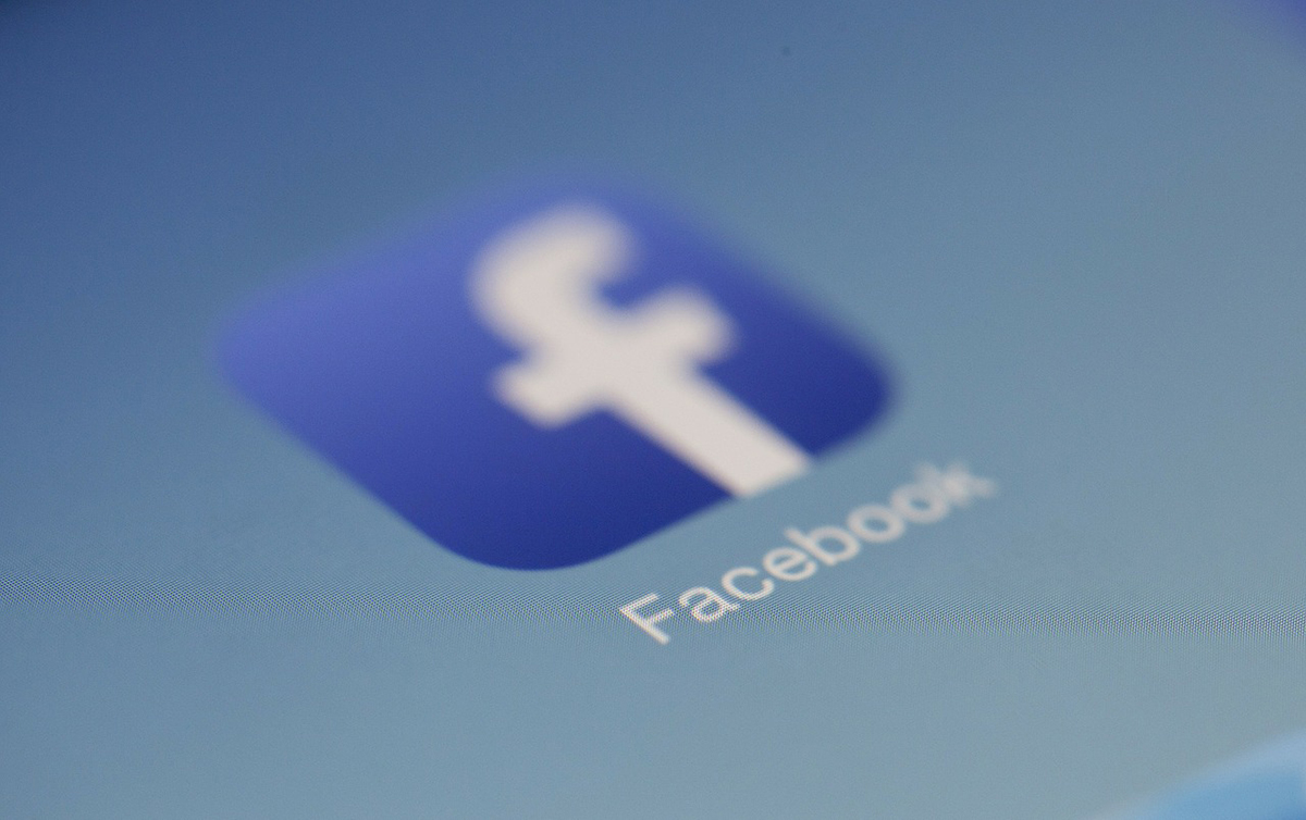 Facebook пробует объединять пользователей новым способом